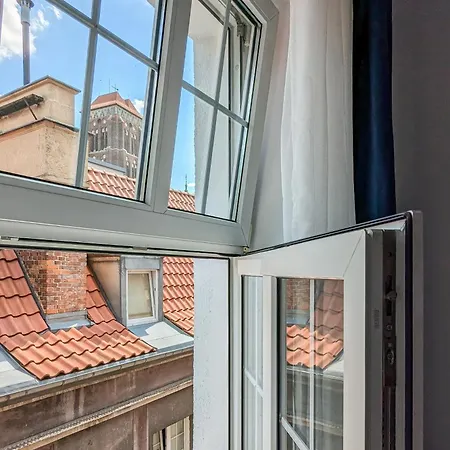 Heart Of Old Town By Yoca غدانسك